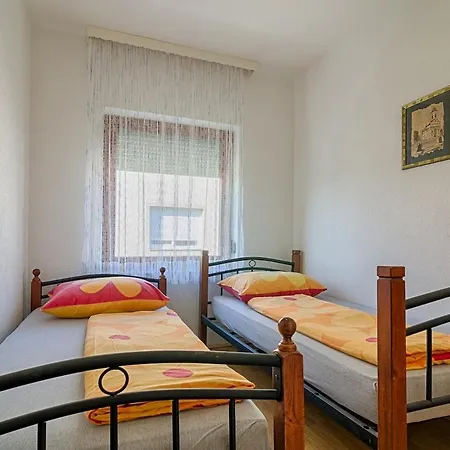 5 Apartment