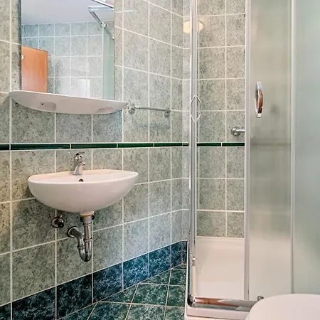 Apartment 5 *
