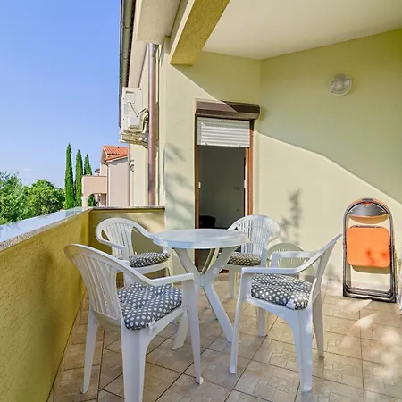 Apartment 5 *