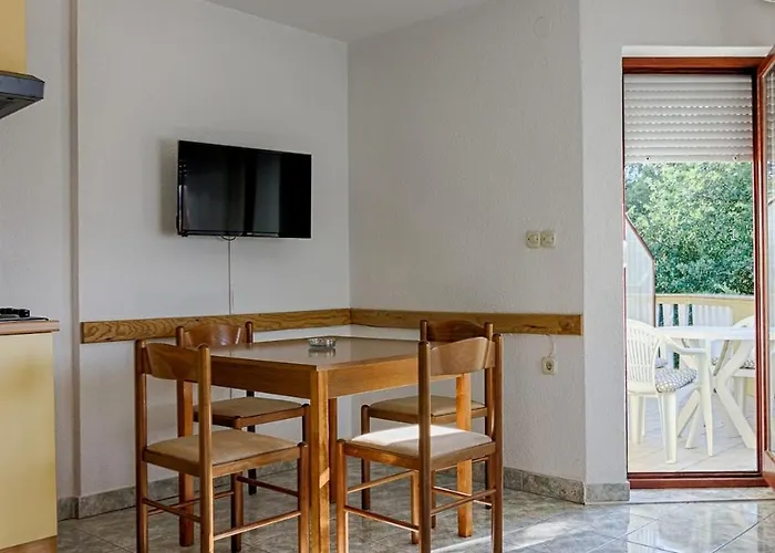 Apartment 5